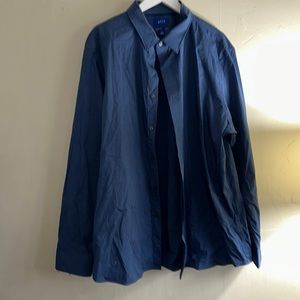 Men’s Apt 9 blue button down shirt